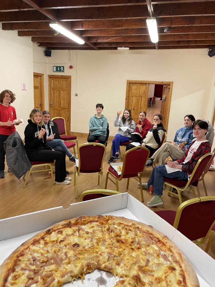 🍕Our members enjoyed a pizza night last Friday in the Community Centre in Mountbellew.

A great night was had as we drew our 2023 club nights to a close.

Next up for our club is Carol singing in Mountbellew Nursing Home this weekend.

#NoNameClub #PizzaNight @The_nonameclub