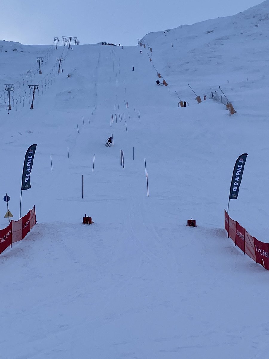 RLC ALPINE SKIING 2023 A great first day watching 130 soldiers compete at the annual RLC Alpine competition. Novices to experienced were all tested on the slalom hill of 50+ gates. Well done to everyone, awesome skiing. Look forward to viewing the giant slalom tomorrow.