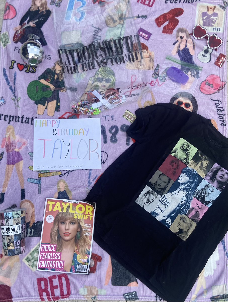 MorganKopf's tweet photo. @tswifterastour Happy Birthday Taylor!🪩🐍🖤💗 https://t.co/SiM8ILR4ZP