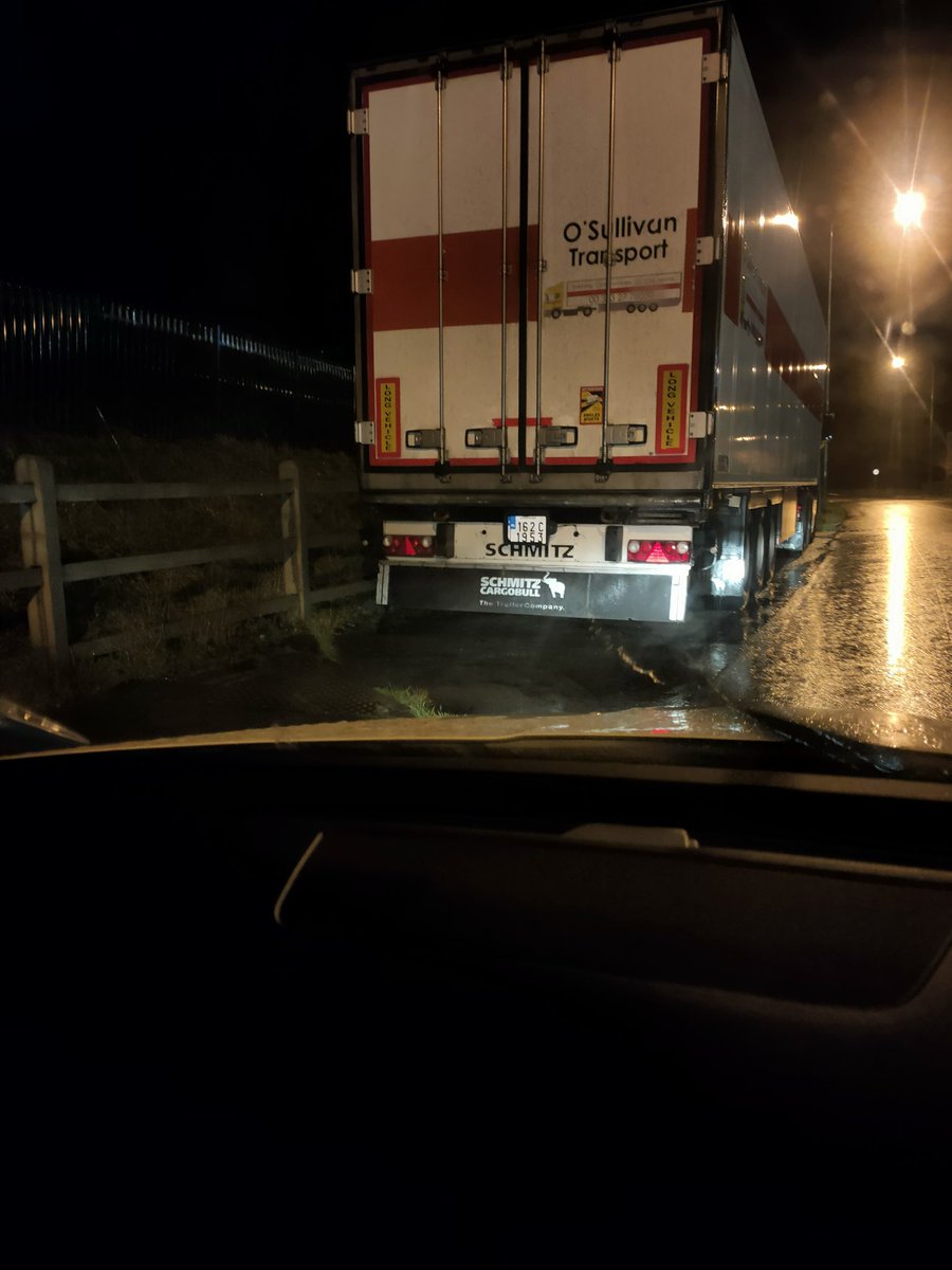 temujin1960's tweet photo. @louthcoco this 40 ft artic lorry is parked on the footpath on Matthew's lane completely blocking the footpath and forcing pedestrians to use the busy road to walk around it ,I have a video but can't upload it , couldn't email it either to council, absolutely ludicrous parking. https://t.co/NvcT41L6ae