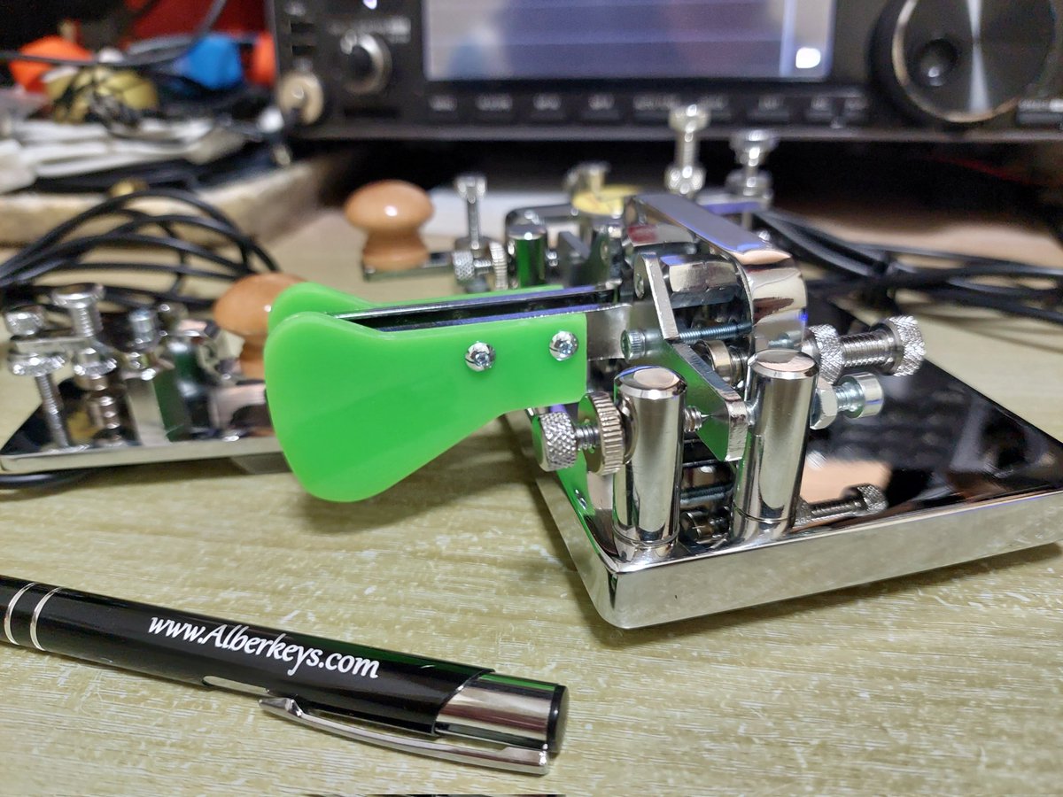 #alberkeys #duo + #microkey 
🇺🇸🇺🇸✈️ 🛩 
#telegrafia #morse 
alberkeys.com