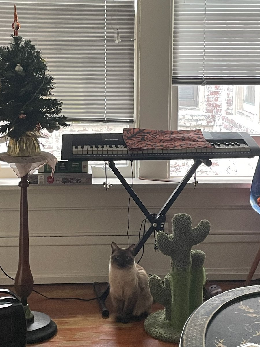 kyquizzle's tweet image. “mom it felt like you were gone forever”