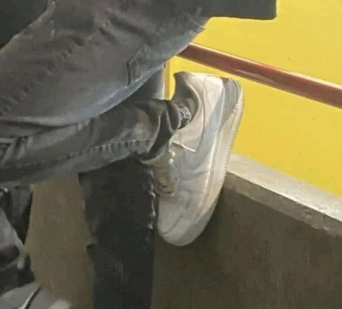 ya salieron las zapatillas oversize