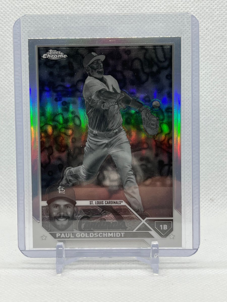 This is what the DJAWN.COM family is all about! O Henry gave this Paul Goldschmidt reverse negative to Cardinals fan Shoopy!

#cardbreaks #tradingcards #sportscards #baseballcards #whodoyoucollect #thehobby #paulgoldschmidt #cardinals #topps #toppschrome