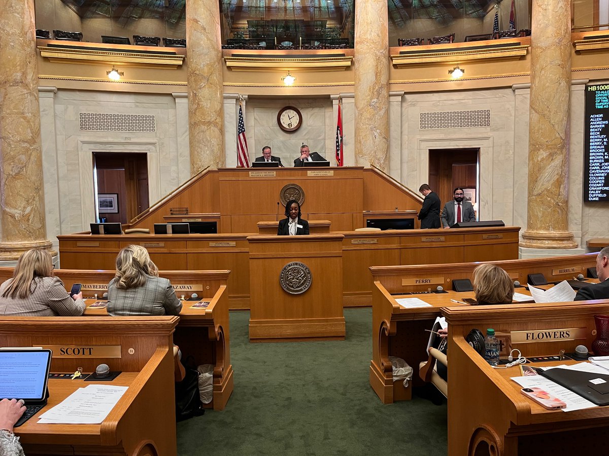 Members of #LARclassXVIII got a taste of what it’s like to be lawmakers during today’s mock legislative session at the State Capitol. Special thanks to Gov. @SarahHuckabee, @LGRutledge, @AGTimGriffin, & all the legislators & staff who made this day a treat for our future leaders!