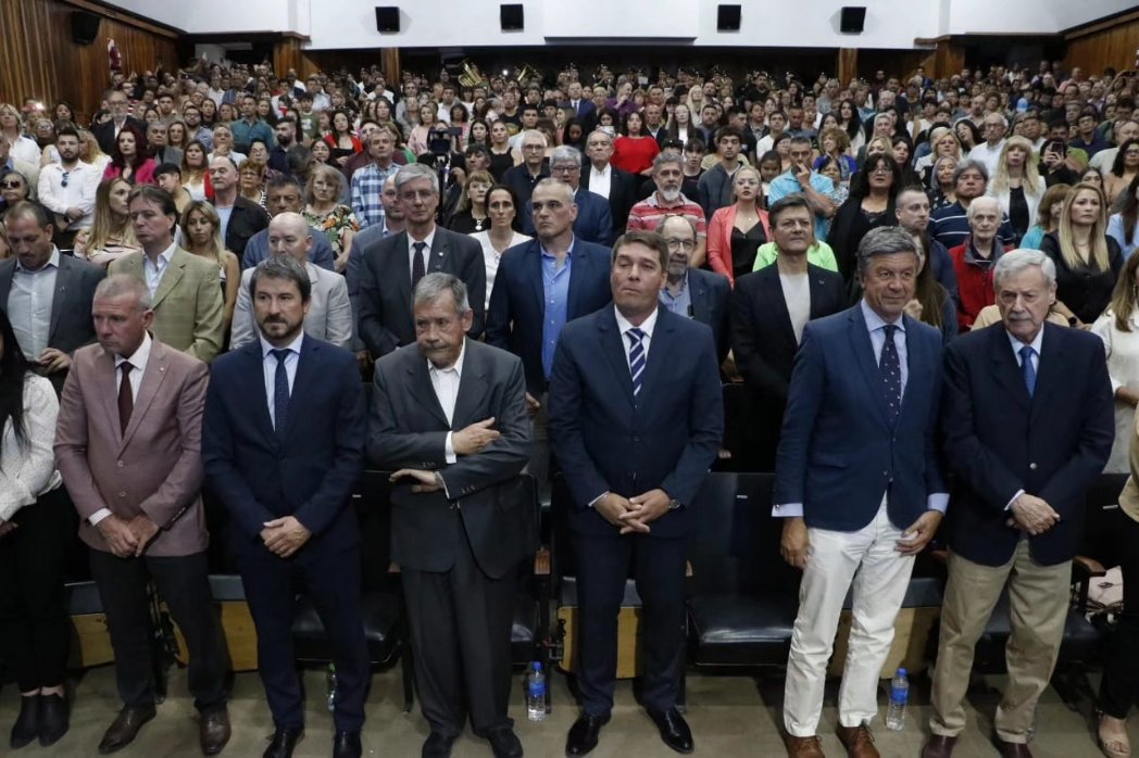 💪Junto al gobernador de #Chubut, Ignacio Torres, @NachoTorresCH participé de la asunción de Damián Biss @damianbiss y de las nuevas autoridades municipales del periodo 2023–2027 de Rawson. Muchos éxitos en esta nueva etapa para todos. #TrabajoComarcal