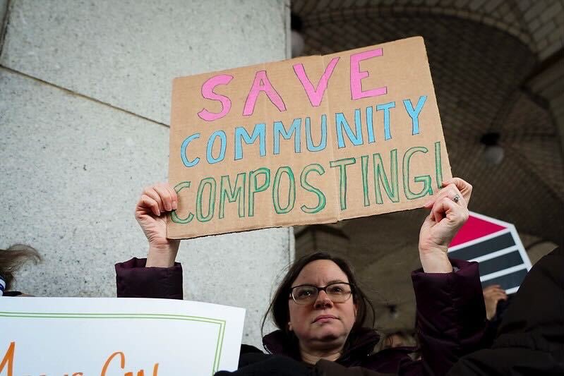 Today the @NYCProgressives rallied with community composters and organizations to say hell no to the fifth set of city budget cuts since @NYCMayor’s term began. The Mayor is laying off 100 workers who run compost at farmers markets, the botanical gardens and more. Unacceptable.