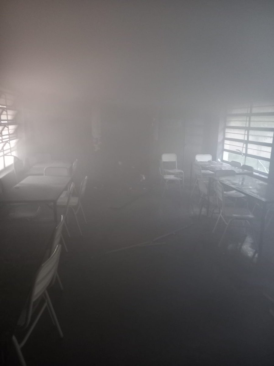 bbvvsmtuc's tweet photo. INCENDIO EN LA ESCUELA PATRICIAS ASGENTINAS
Siendo las 18:30 se recibe el llamado de la Vicedirectora de la escuela Patricias Argentinas , informando sobre un incendio en la biblioteca de la institución.Inmediatamente desplaza  Dotación .Solo daños materiales https://t.co/TW1Rs6l1fk
