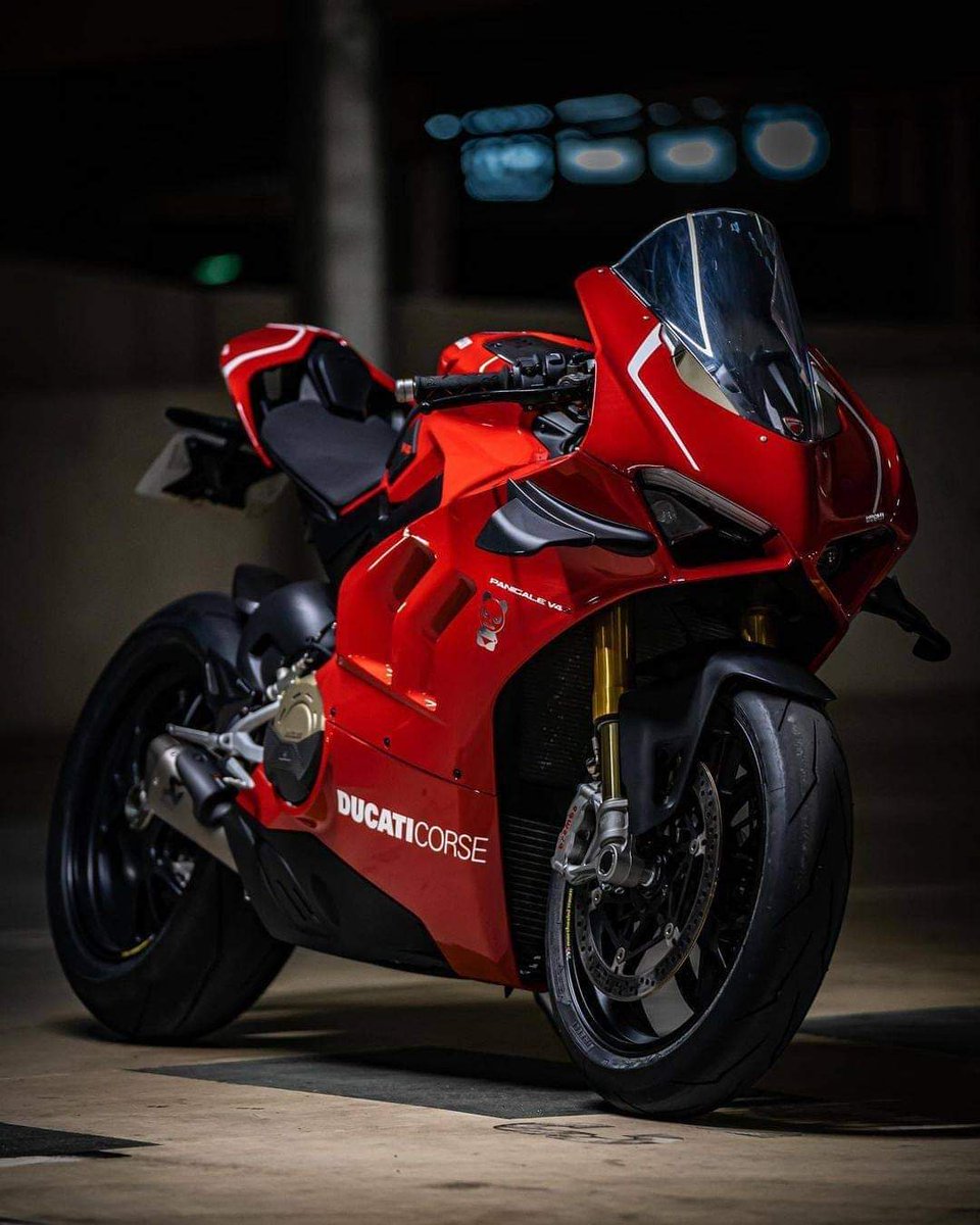 Dậy sớm để thành công ♥️💪
.
Nói v thôi chứ e dậy sớm ăn sáng còn đj làm. 😅😅 chúc cả nhà ngày mới vui vẻ
#X #pkl #motorbike #Ducati