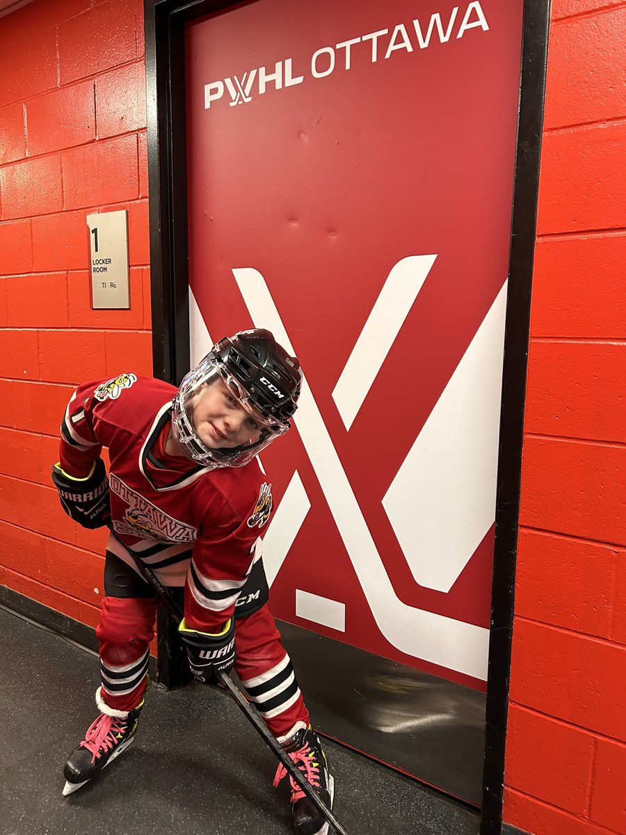 Hey @PWHL_Ottawa there are some *pretty* excited fans waiting to welcome you to town! (And maybe…ready to play for you in a few years?)