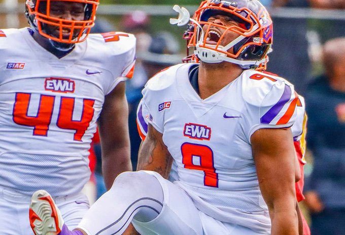 I have received the best birthday gift that any men could receive!!!! After a great talk with <a href="/coachcollier1/">Alex Collier</a> and <a href="/CoachMasonTSD/">TSDATHLETES</a> I’m blessed to say that (D2) EWU as Officially offered me  <a href="/EdwardWatersFB/">Edward Waters Football</a> <a href="/CoachA_Dawson/">Coach Dawson</a> GO TIGERS 💜🧡🐅