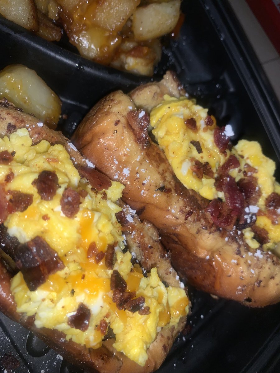 French toast sausage dog 🤤😌🥰
#foodtherapy