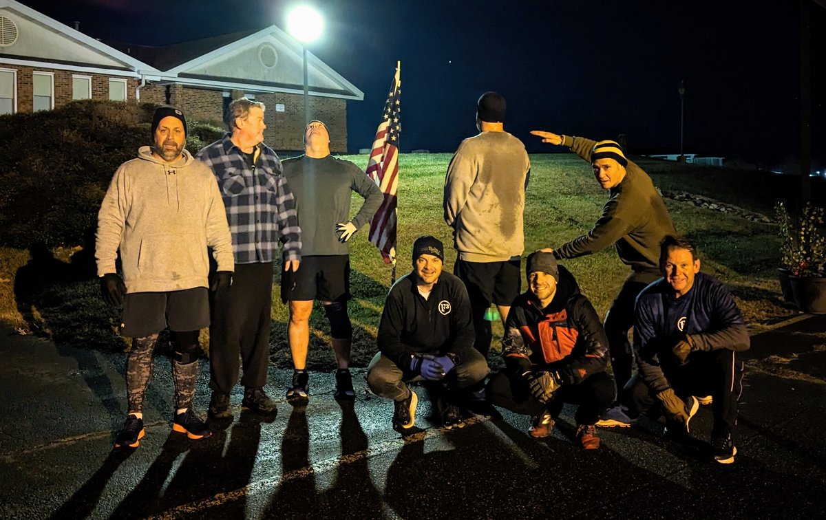 8x HIMs braved the cold for #AO_MonsterMile in the @MooresvilleNC 115. So what are you waiting on? Kill the Sad Clown with @F3Nation @F3GhostFlagNC posting mighty proud for the picture too!