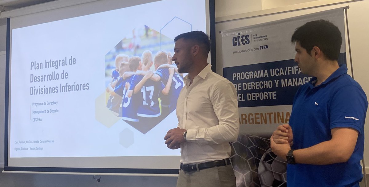 Rafael Trevisan (@rafaeltrevisan1) on Twitter photo Como desde hace 20 años terminando una nueva jornada evaluando los trabajos finales del “Programa de Gestión Deportiva UCA/FIFA/CIES (edición 2023) , siempre es más fácil con un gran equipo de profesores <a href="/mclaria/">Mariano Clariá</a> <a href="/PacoRubio_UNEX/">Francisco Rubio</a> <a href="/leoleopiccoli/">Leonardo Piccoli ®</a> <a href="/mcecileo/">Matias Cecileo</a> <a href="/maurocauda/">Mauro Cauda</a> <a href="/Bono_1/">Mike</a> Como desde hace 20 años terminando una nueva jornada evaluando los trabajos finales del “Programa de Gestión Deportiva UCA/FIFA/CIES (edición 2023) , siempre es más fácil con un gran equipo de profesores <a href="/mclaria/">Mariano Clariá</a> <a href="/PacoRubio_UNEX/">Francisco Rubio</a> <a href="/leoleopiccoli/">Leonardo Piccoli ®</a> <a href="/mcecileo/">Matias Cecileo</a> <a href="/maurocauda/">Mauro Cauda</a> <a href="/Bono_1/">Mike</a>