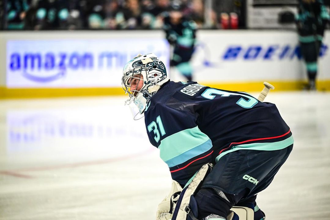 Huge shutout to Muckleshoot Indian Tribe for celebrating Indigenous Peoples Night with the Seattle Kraken. Indigenous artist Ty Juvinel (Tulalip tribal member) designed Kraken's goaltender Philipp Grubauer mask!