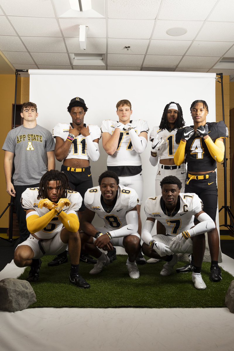 Had one of the best weekends ever at my OV. I got a glimpse of how close the players are, how inspiring and encouraging the coaches are and how much the school and community supports this team. @AppState_FB @AppStTailgate @AppStateMania @coach_sloan @thomasguerry @TodayIGiveMyAll