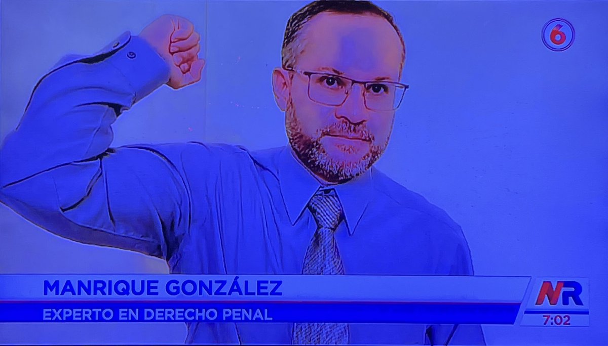 unpoliciadecr's tweet image. En San José, policías salvan la vida de mujer apuñalada por su pareja. Al llegar el sujeto sale con cuchillo y es reducido. Y estos “Expertos” defienden al delincuente diciendo que hubo exceso de fuerza. La muchacha se recupera en el hospital con un pulmón perforado. ⚠️