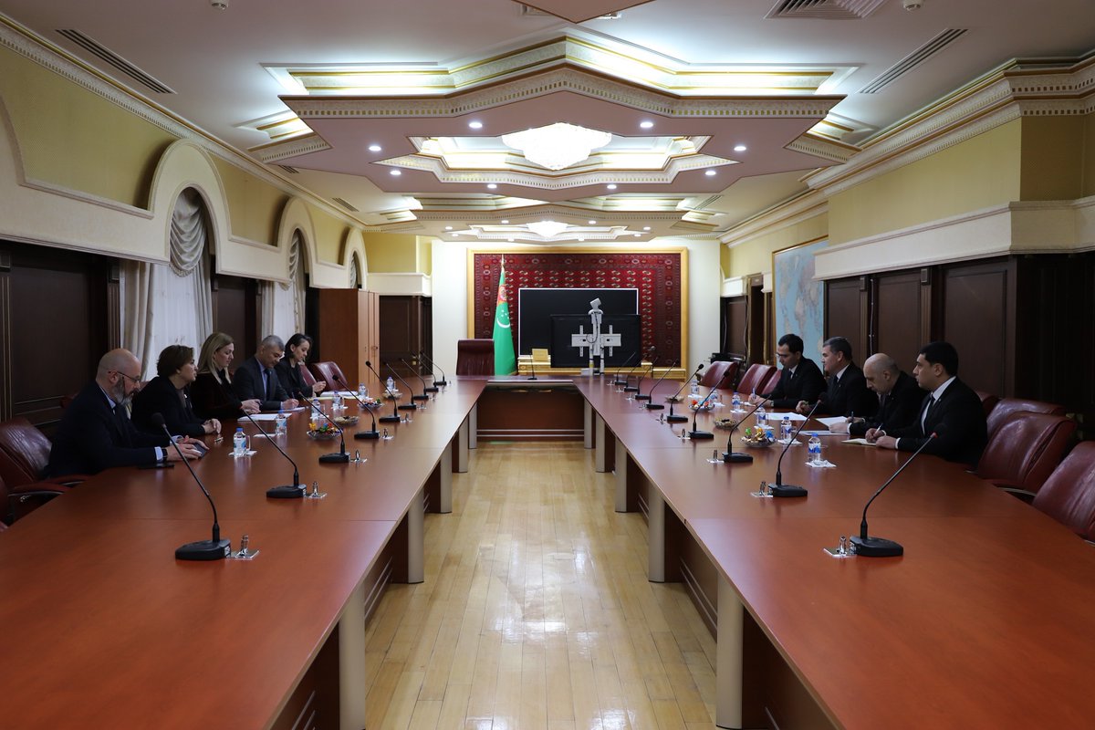 Ivana_Zivkovic_'s tweet image. A pleasure to meet with H.E. DPM Chakiyev on 🇹🇲 national #DigitalTransformation priorities. @UNDP is proud to be a partner of choice in building the country’s digital governance ecosystem. #DigitalUNDP