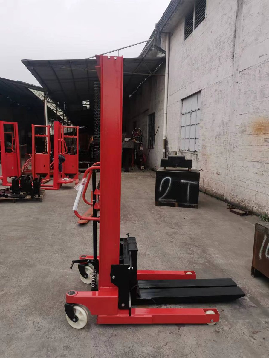 Guangdong NEUNE 3000kg Hydraulic Manual Stacker.

16# I-beam steel to make the frame.
Reliable design and durable in use.
Heavy duty pump.

#materialhandling #materialhandlingequipment #liftingequipment #handlingequipment #materialhandlingsolutions #3000kgstacker #3tonstacker