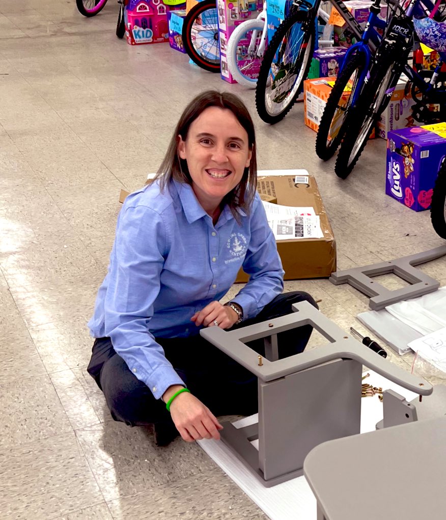 So much fun volunteering with our Leadership Bowling Green #BestClassEver & other helpers to prep & organize Angel tree gifts for the Salvation Army! Thank you to everyone who has adopted an Angel to help make their Christmas special.🎄👼🏼 #ATTEmployee #LifeAtATT #DoingTheMostGood