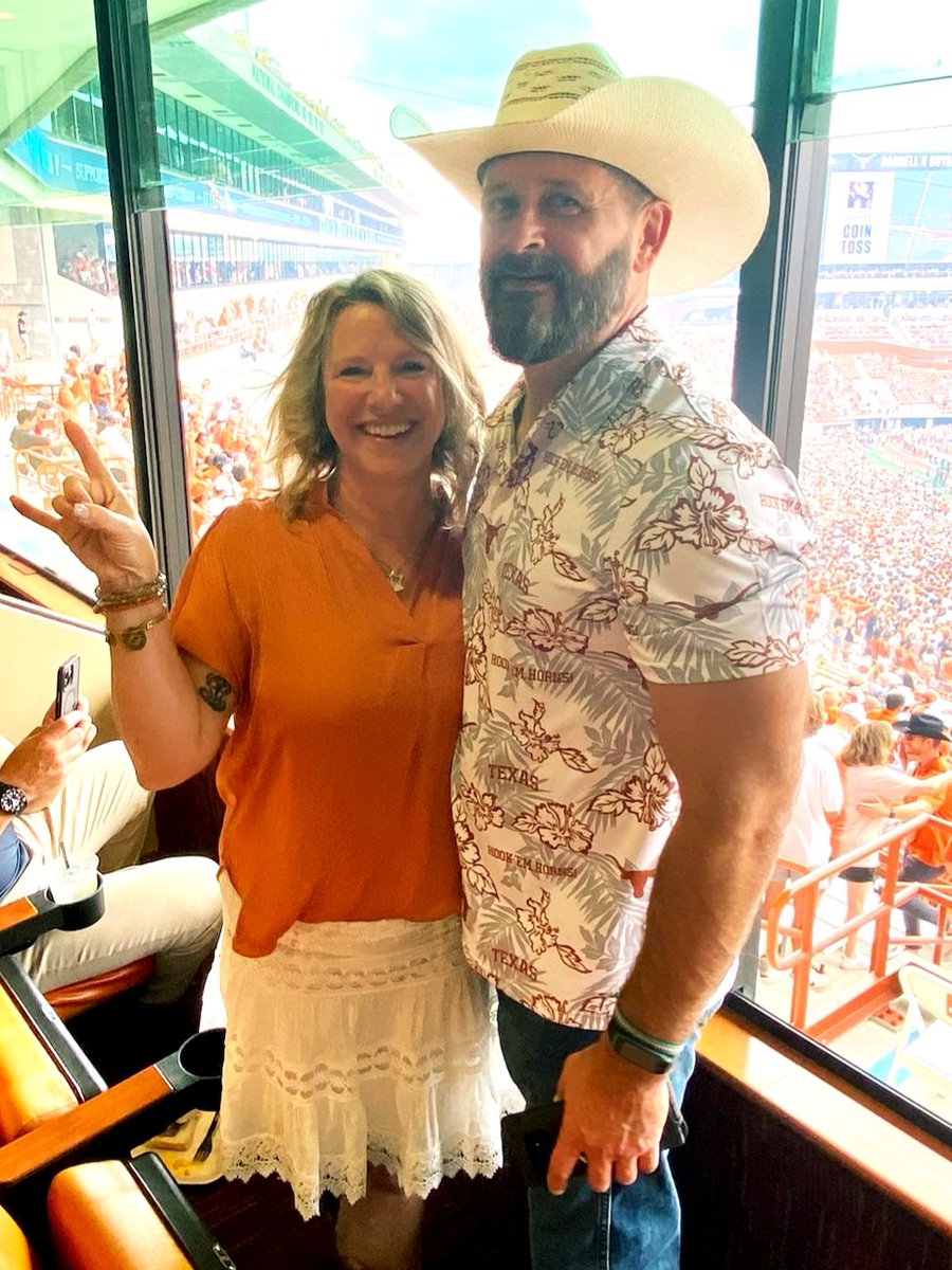I’m 37 away from hitting 700 followers. Can you help a Longhorn out? Let’s keep the train rolling longhorn nation. 🤘🏻🤘🏻🤘🏻🤘🏻🤘🏻 #NoLonghornfanUnder1k #LonghornNation
#texaslonghorns