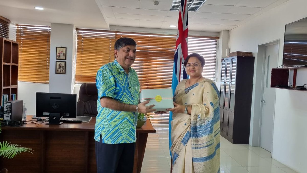 India in Fiji (@hci_suva) on Twitter photo Visiting 🇮🇳delegation led by JS (Oceania), <a href="/MEAIndia/">Randhir Jaiswal</a> Ms. Paramita Tripathi met w Fijian Minister for Multiethnic Affairs & Sugar Industry Hon. Charan Jeath Singh. Discussions focused on strengthening close devlpment partnership in SugarIndustry & capacity building assistance. Visiting 🇮🇳delegation led by JS (Oceania), <a href="/MEAIndia/">Randhir Jaiswal</a> Ms. Paramita Tripathi met w Fijian Minister for Multiethnic Affairs & Sugar Industry Hon. Charan Jeath Singh. Discussions focused on strengthening close devlpment partnership in SugarIndustry & capacity building assistance.