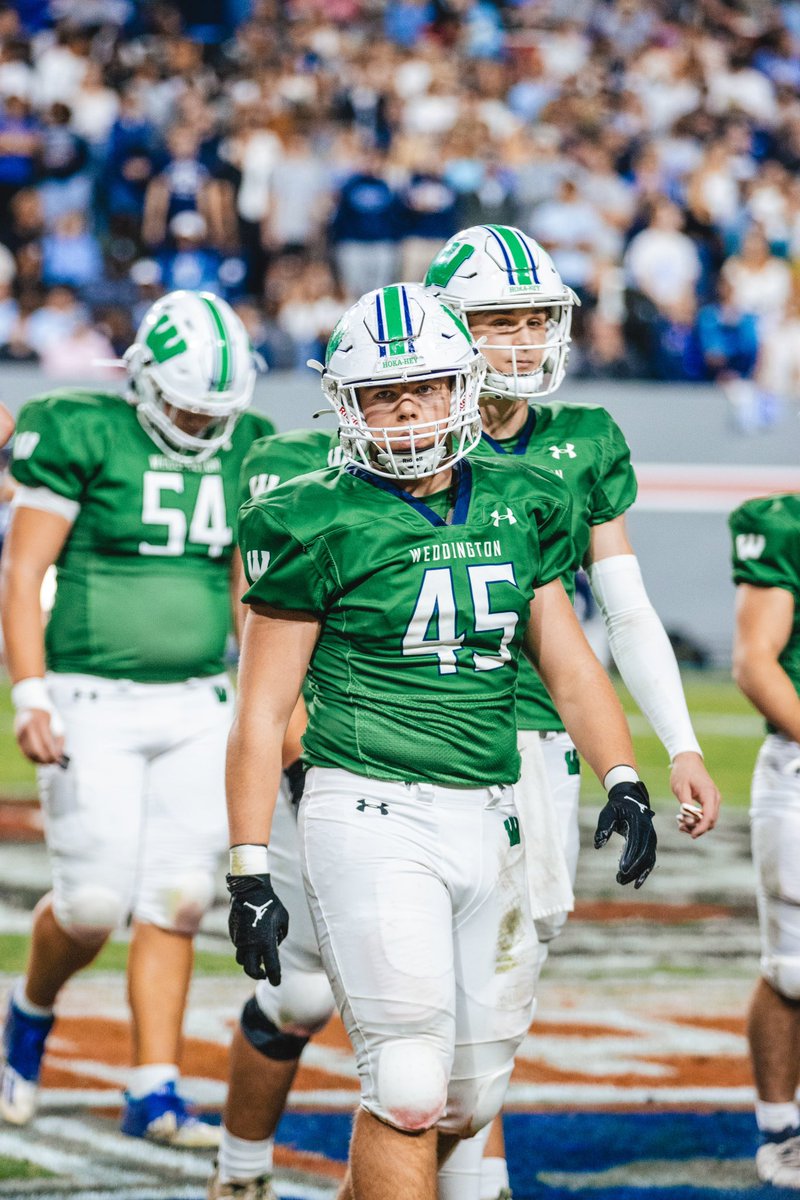 benharrington54's tweet photo. Truly blessed to be a part of such an incredible group! Love these boys! #AGTG #Jobisfinished #statechamps @BigDubFootball https://t.co/IyTyDaL8Qu