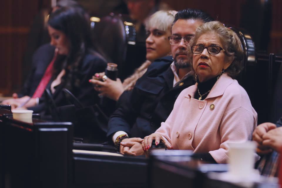 🌟 ¡Día trascendente en la <a href="/Mx_Diputados/">H. Cámara de Diputados</a>. Presente en la comparecencia del Director del <a href="/Tu_IMSS/">IMSS </a> Mtro. Zoe Robledo Aburto. 🏛️🤝 👀 Atenta a cada detalle. Aseguramos un sistema de salud más fuerte y justo para todos. ¡Vamos por más! 💪🇲🇽#SaludParaTodos #CompromisoConMéxico 🚑