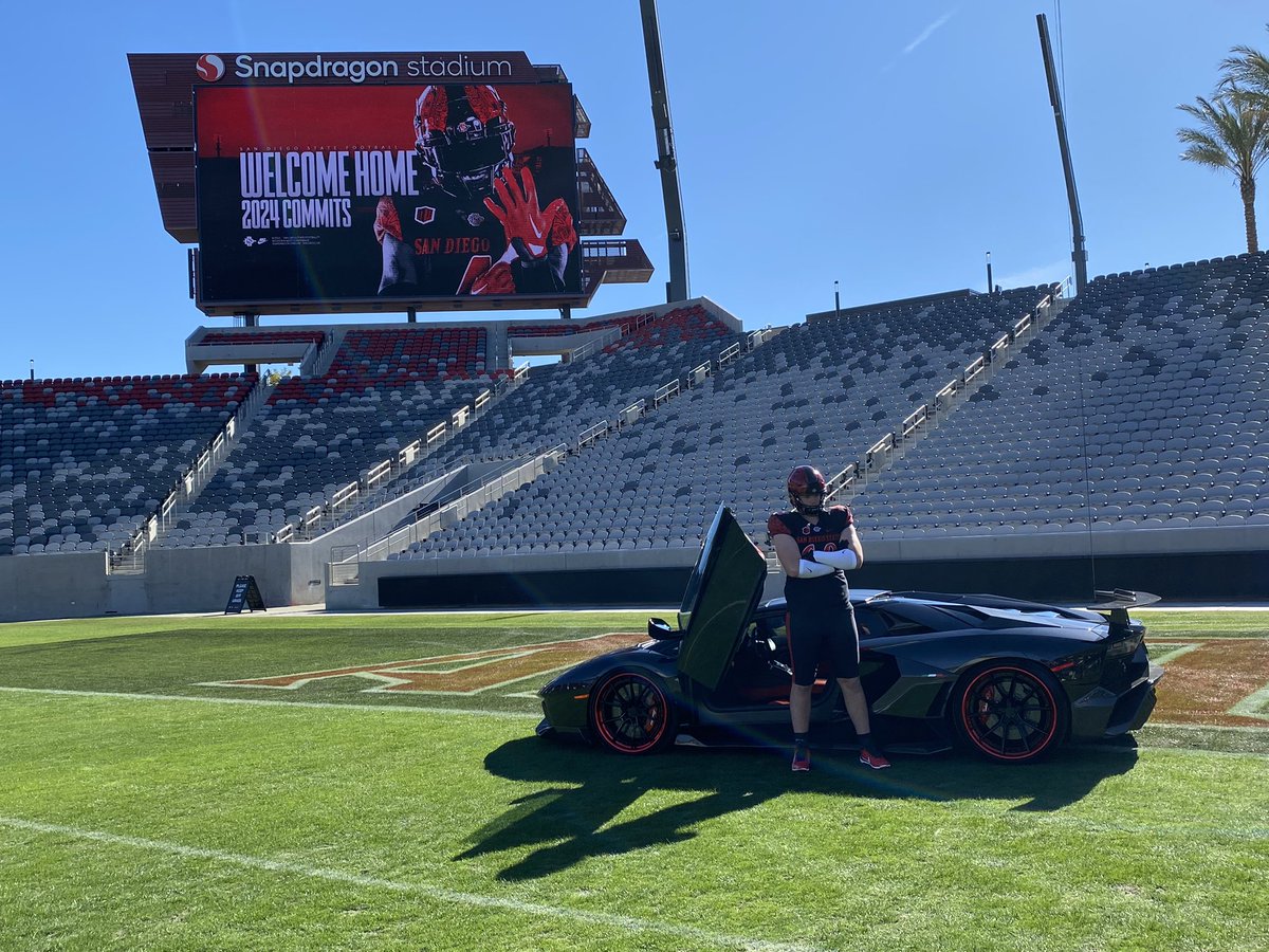 kaiholec06's tweet image. Had an amazing time this weekend! Big thanks to @TheHC_CoachLew for the amazing weekend hospitality! Cant wait to be an Aztec! 
@TFordFSP @BrandonHuffman @DomSkene @RealMG96 @ODeaAthletics