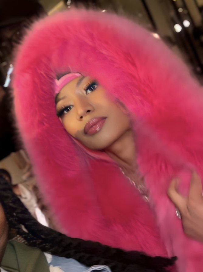 HARDWHlTE's tweet image. nicki minaj's face card UNMATCHED!