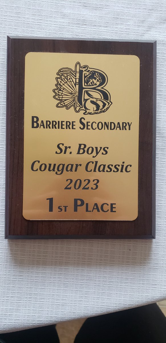 Congrats to our Sr. Boys basketball team for winning the Barriere Cougar Classic tournament this weekend! #SESSPround #SD53 🏀🔥
