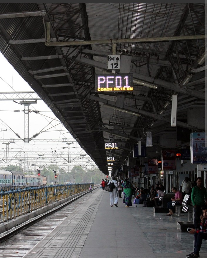 MODRAN_NEWS's tweet image. #जोधपुर मंडल के #समदडी_भीलडी रेल मार्ग के #मोदरान, #मोकलसर व #रानीवाडा रेलवे स्टेशन पर #कोचडिस्प्ले बोर्ड कब लगाया जाएगा?
#कोच_डिस्प्ले बोर्ड नही लगा होने से ट्रेन आने पर यात्रीयों कोच ढुडने के लिए बडी भाग दौड करना पडता है कई बार यात्री दुर्घटना ग्रस्त भी हो जाते है
@RailwaySeva