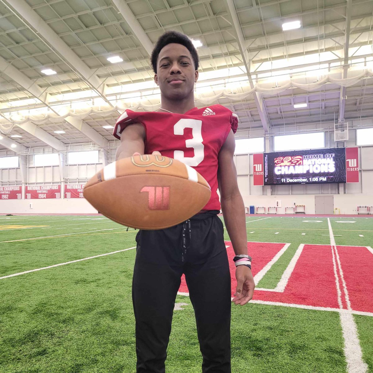 jordan brown (@jordan23385661) on Twitter photo #AGTG After a great visit and conversation with head coach Jim Collins I’m blessed to receive ANOTHER offer from Wittenberg University for Football. <a href="/WittFootball/">Wittenberg Football</a> <a href="/hannibalroda/">Hannibal Roda</a> <a href="/LCN_FB/">L'Anse Creuse North Football</a> <a href="/lcnboosterclub/">LCN Athletic Booster Club</a> #AGTG After a great visit and conversation with head coach Jim Collins I’m blessed to receive ANOTHER offer from Wittenberg University for Football. <a href="/WittFootball/">Wittenberg Football</a> <a href="/hannibalroda/">Hannibal Roda</a> <a href="/LCN_FB/">L'Anse Creuse North Football</a> <a href="/lcnboosterclub/">LCN Athletic Booster Club</a>