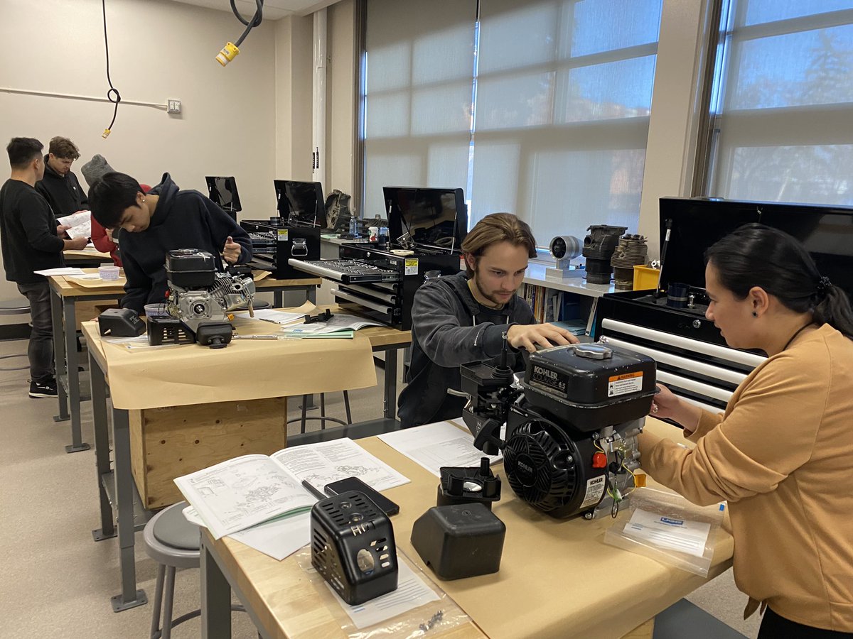 Tracy Darbyshire (@darbyshiremrs) on Twitter photo AMMOP students at Tec Voc hard at work in one of our new renovated classrooms. Are you looking for a new career? We offer a FREE Aerospace Manufacturing and Mantenance Orientation Program. Our open house is April 17 2024. Start date September 2024. tdarbyshire@wsd1.org AMMOP students at Tec Voc hard at work in one of our new renovated classrooms. Are you looking for a new career? We offer a FREE Aerospace Manufacturing and Mantenance Orientation Program. Our open house is April 17 2024. Start date September 2024. tdarbyshire@wsd1.org