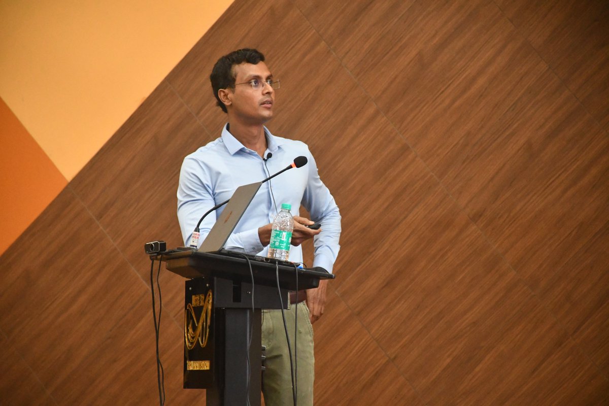 'Day 3 kicked off with an enlightening talk by Prof. Debabrata Maiti @maiti_iitb from IIT Bombay on 'En-Lightening C-H Functionalization' Special thanks to Session Chair Prof. Basker Sundararaju @basker25071980 for steering the session #IFSC23 @IITKanpur @LCC_CNRS @tvmiiser