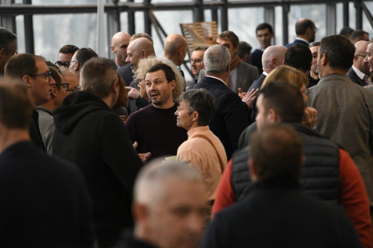 Top départ de la journée VIVESCIA !
Au programme :
1️⃣ Assemblée Générale Plénière de la #Coopérative
2️⃣ Conférence autour de l'#alimentation responsable &amp; compétitivité de l’#agriculture
3️⃣ Assemblée Générale de #VIVESCIAIndustries
A suivre ici et avec le #VIVESCIAlive