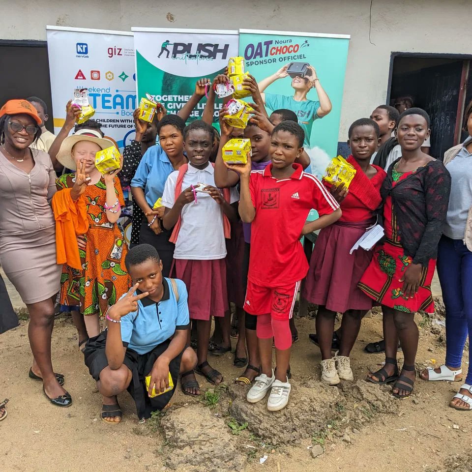 viac237's tweet photo. Working with the Push Initiative, we dedicated Friday 8 December to equipping internally displaced children with a range of creative skills that will enrich their lives and give them valuable tools for the future. https://t.co/464FBeg2dB