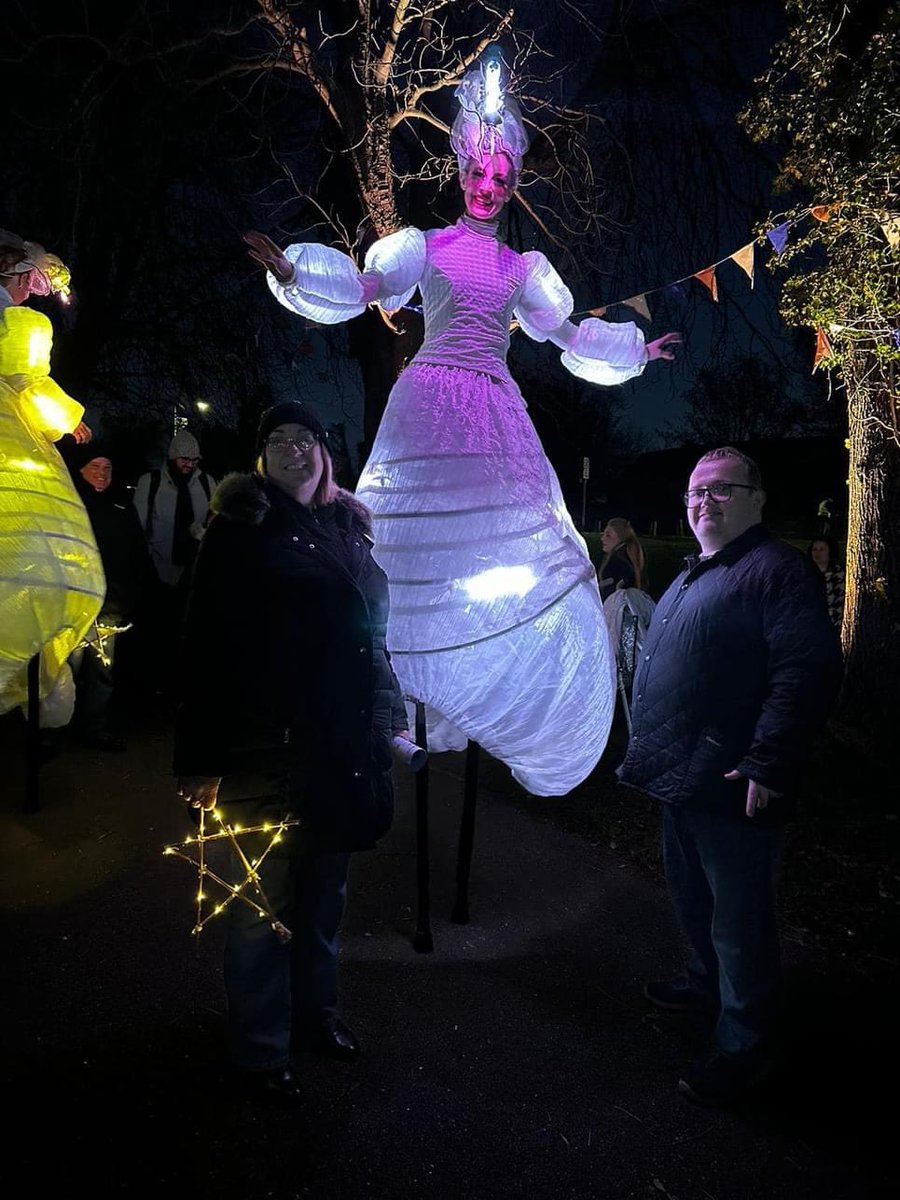 Here is one of the beautiful lantern parades we did in November 2023 in Purfleet. Thank you <a href="/ArtsOutburst/">Arts Outburst</a> @purfleetgarrisoncommunitygroup <a href="/FoolsParadiseUK/">Fool's Paradise Ltd</a> #lanternparade #lightwalkersstilts