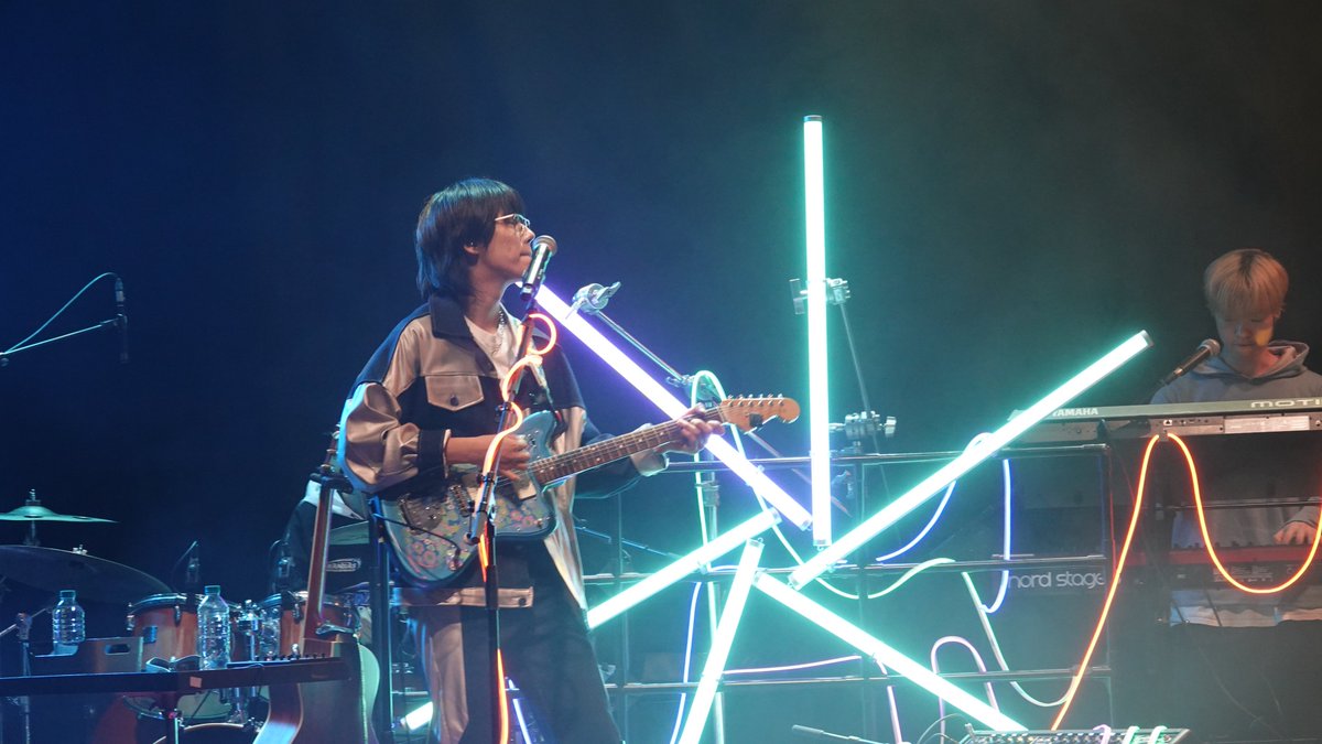 qman_official's tweet photo. 2023.12.10 (SUN)
구만(9.10000) 첫 단독 콘서트 'TIME COSMOS'의 현장 사진을 공개합니다🪐
다음 비행에서 또 만나요💚

#레트로싱어송라이터
#구만 #910000 #qman
#단독콘서트 #timecosmos https://t.co/St3qRzJUOh