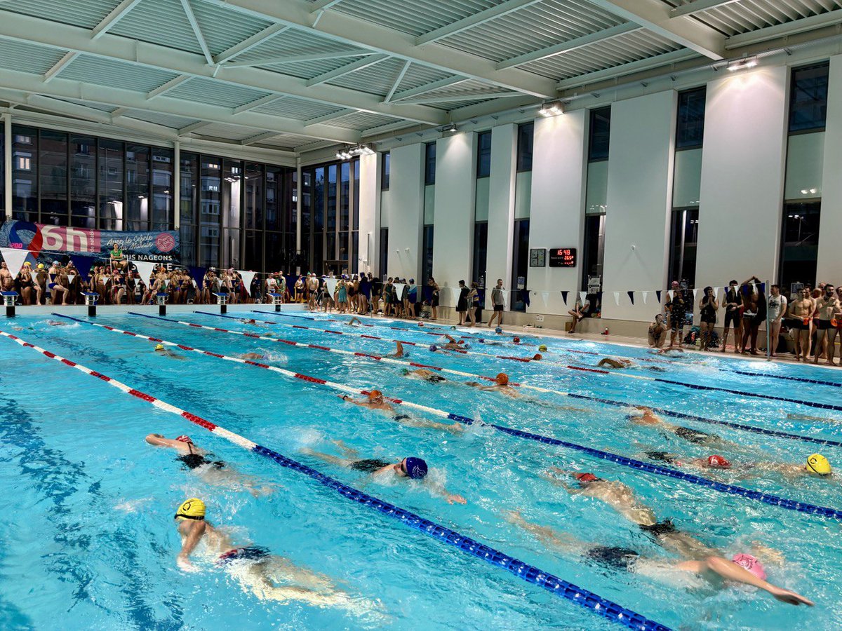 Mairiedu20's tweet image. 🎗️🏊6 HEURES DE NATATION🏊🎗️
La 7e édition des #6hDeLaNatation, course de nage en relais solidaire contre le #VIH, se déroulait samedi à la #Piscine #YvonneGodard. Bravo aux nageuses et aux nageurs. Merci au @CercleduMarais, aux bénévoles, à l’école d’ostéopathie.