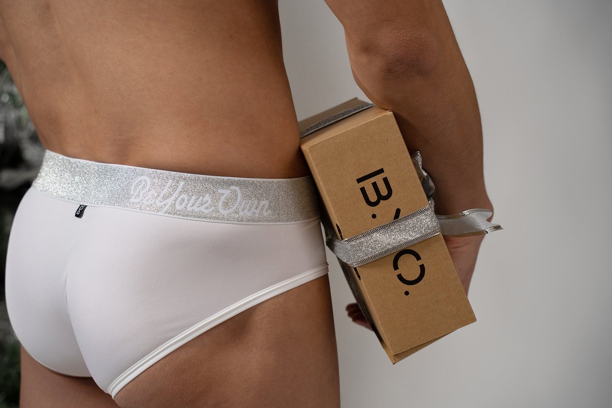 B.Y.O.攜手”White Party”聯名公益內著
立即預購📷 bit.ly/whitebyo 
(聯名商品銷售所得10%將捐出提供同志諮詢熱線協會)
一年一度的LGBTQ公益募款派對將在西門WESTAR舉行，B.Y.O. 相挺平權，當日活動也會與大家在攤位見面喔!
除了能穿著最舒適的內著還能一起做公益!