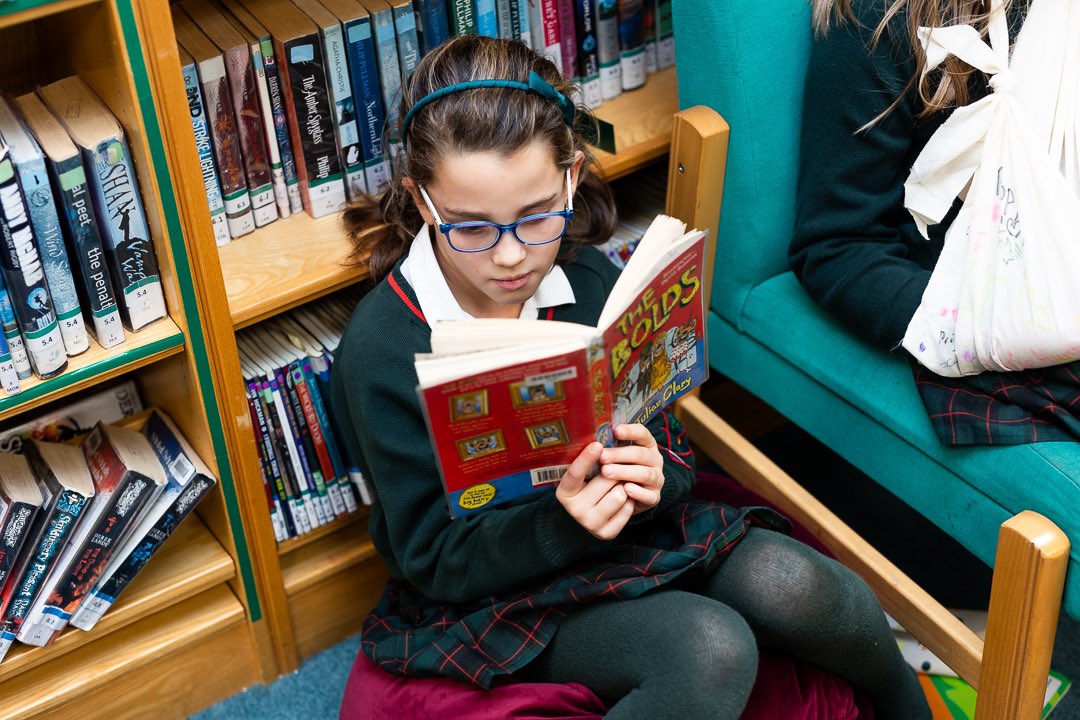 Form 4 enjoyed a short break in the library for some much loved reading time 📚 

#aldrolibrary #lovetoread #timetochill #endofterm #booksbooksbooks #surreyprepschool #lifeataldro