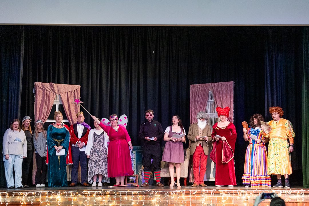 Yesterday some of the Aldro staff put on an incredible Panto performance of Cinderella for all the children. Everyone thoroughly enjoyed it! Can you spot our headmaster in the cast?!

#cinderella #panto #lifeataldro #fun #endofterm