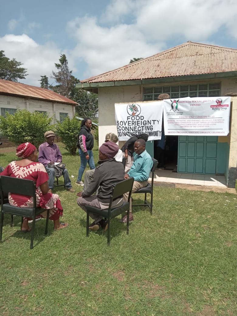 OmbatiIbra42137's tweet photo. We must reclaim control over our seeds and food! The People have the right to access quality food! 
#FOODSovereigntyNow
#NJAARevolution
#NotYetUhuru
#CHAKULAChetuKAJD
@Article43Rights  @UhaiWetu  @OlepolosC  @kilimoKE  @NAssemblyKE https://t.co/tjdSKaWXGz