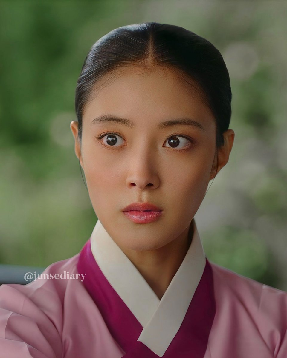 kqueensblog's tweet photo. #DeokIm diary ✍🏻
‘The moment I can’t deny has come.
The moment that I want to delay.
The man in front of me likes me.’
Series: #TheRedSleeve 2021
Actress: #LeeSeYoung as Sung DeokIm
#이세영 #李世榮 #seyoung_10 #sandeok #junse #옷소매붉은끝동 https://t.co/gqmmcUU7vQ