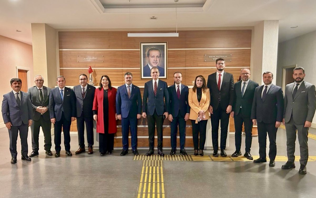 📍AK Parti Genel Merkezi

Genel Başkan Yardımcımız ve Parti Sözcümüz Sayın Ömer Çelik Bakanımızın ev sahipliğinde, Milletvekillerimiz, İl Başkanımız, Belediye Başkanlarımız ve Kadın Kolları Başkanımız ile bir araya geldik.
#AdanaHazır🇹🇷