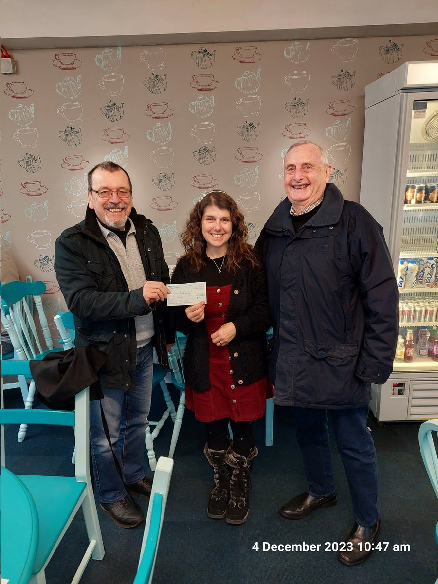 Wrexhamian Lodge recently voted to donate £200 to the Rhosllanerchrugog Food Bank. Pictured are Nev and Hugh presenting the cheque.

After hearing about the good work they are doing the North Wales Freemason Charity sent Nev back with a further donation of £250.
#northwalesmasons