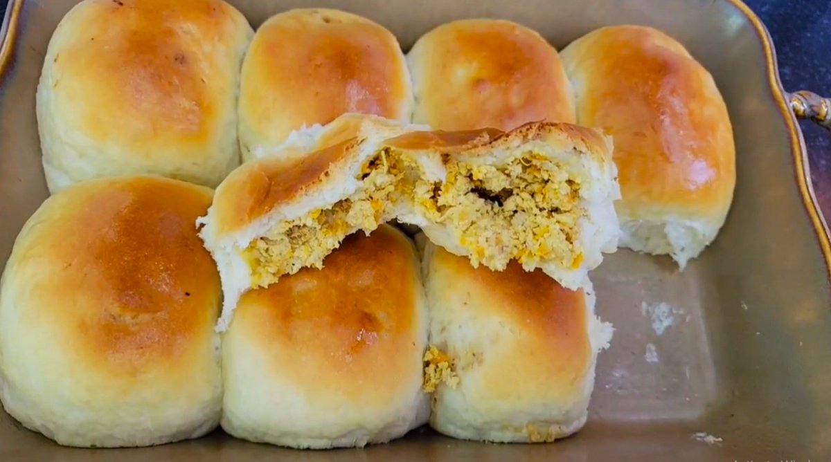 JikoPoint's tweet image. Tunapomaliza mwaka 2023, JikoPoint tumekuandalia aina mpya ya upishi wa mkate maarufu wa skonzi, ambazo hupikwa pamoja na nyama ya kuku.

Maandalizi yake ni rahisi na hayachukui muda mwingi jikoni👉jikopoint.co.tz/jiko-news/mapi…

#njootupikepamoja #CleanEnergy #chickenbread