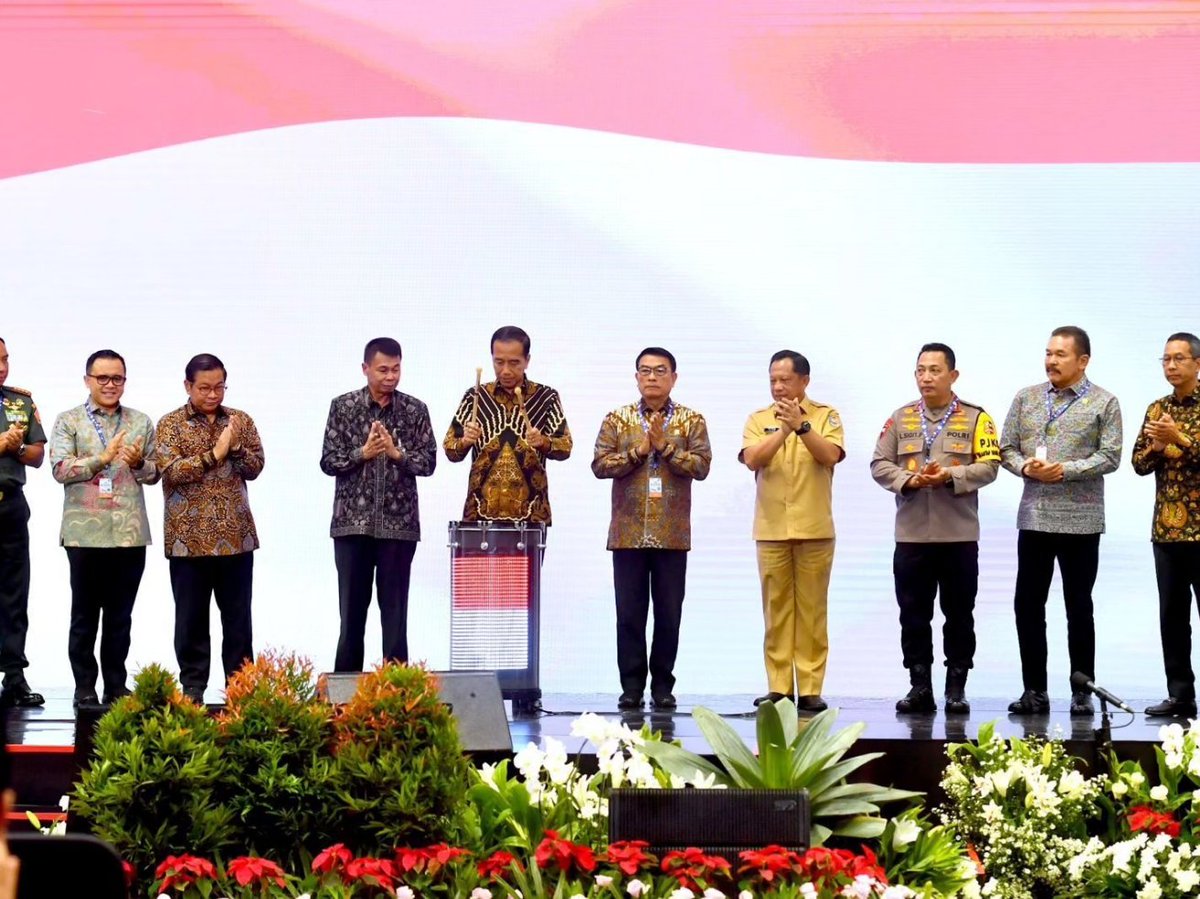 Korupsi sekarang ini makin canggih, makin kompleks, bahkan lintas negara dan multiyurisdiksi serta menggunakan teknologi mutakhir. Karena itulah, pada momentum Hari Antikorupsi Sedunia tahun 2023 ini, saya menyampaikan perlunya upaya bersama yang lebih sistemik, yang lebih masif,