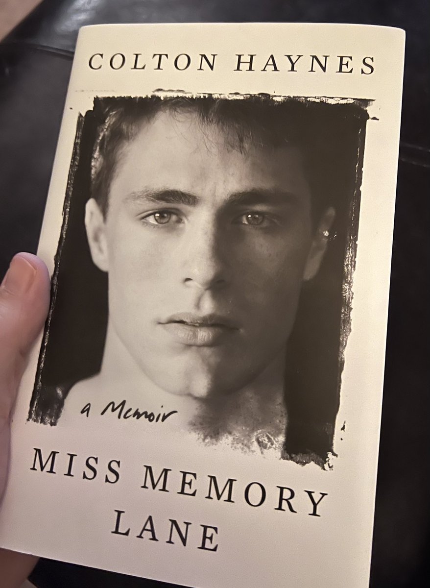 I cried and cried when I read #MissMemoryLane by @ColtonLHaynes. This is a GOOD book.